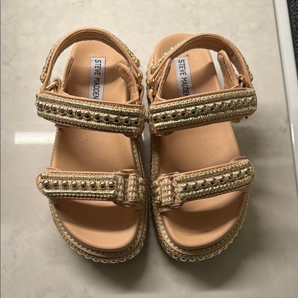 Steve Madden Women 6.5 Gold Sandals